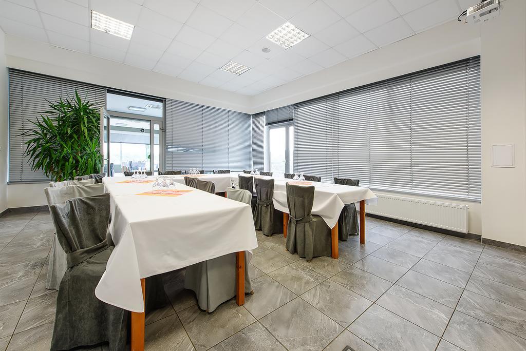 Hotel Rakovec Μπρνο Εξωτερικό φωτογραφία