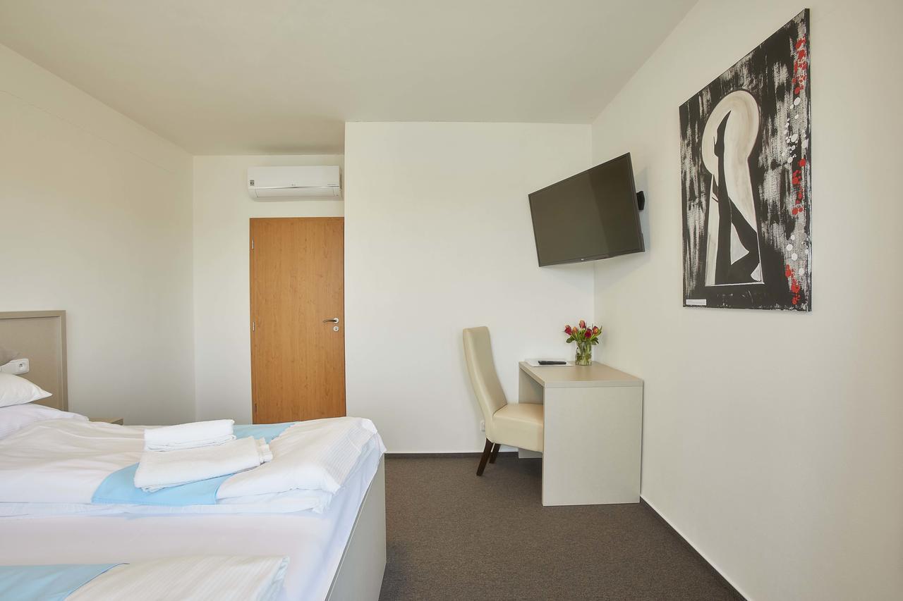 Hotel Rakovec Μπρνο Εξωτερικό φωτογραφία
